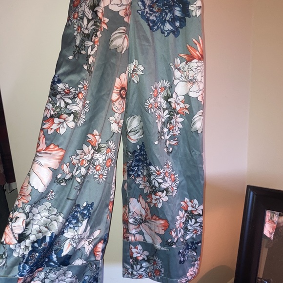 Floral, silk jumper - Picture 6 of 6